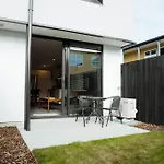 New Townhouse, Heart Of City Centre, 2 Bed 2 Bath, Car Park
